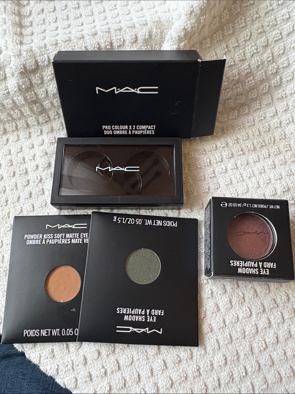 3 MAC eyeshadows and 2 palette - what clout!  That’s showbiz, baby Star Violet
